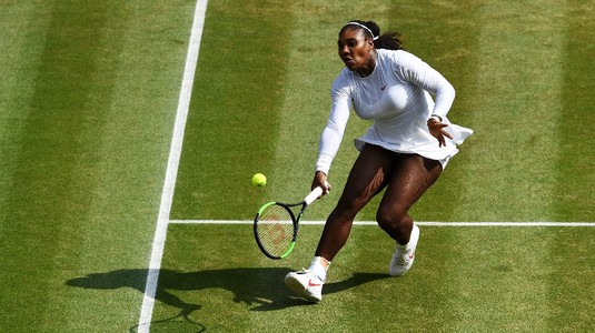 Serena Williams s-a calificat din nou în finala de la Wimbledon. Americanca este aproape de cel de-al optulea trofeu pe iarba londoneză