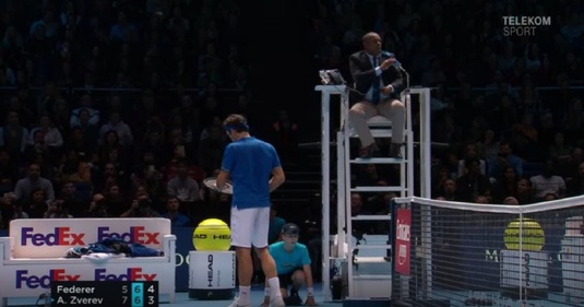 VIDEO | Huiduieli la Turneul Campionilor. Federer a fost eliminat în semifinale după un final de meci cu scandal