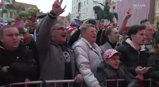 VIDEO Imagini de colecţie. Zeci de mii de croaţi au ieşit în stradă pentru a sărbători succesul din Cupei Davis