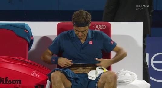 VIDEO | "Mărţişorul" lui Federer! Tenismenul s-a dezbrăcat chiar pe teren. Elveţianul e în finala de la Dubai şi caută revanşa în faţa puştiului Tsitsipas