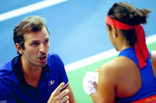 Francezii ne văd favoriţi în semifinalele Fed Cup! "Vor să ajungă departe!" De cine se teme Benneteau