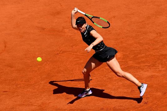 ŞOC TOTAL la Roland Garros! Simona Halep, eliminată în sferturi de o jucătoare de 17 ani. Pe ce loc a căzut românca în ierarhia WTA