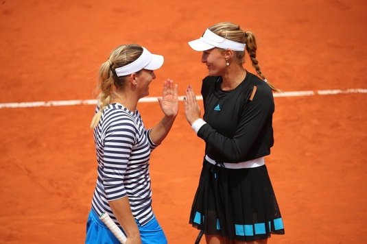 Kristina Mladenovic şi Timea Babos au câştigat turneul de la Roland Garros la dublu feminin