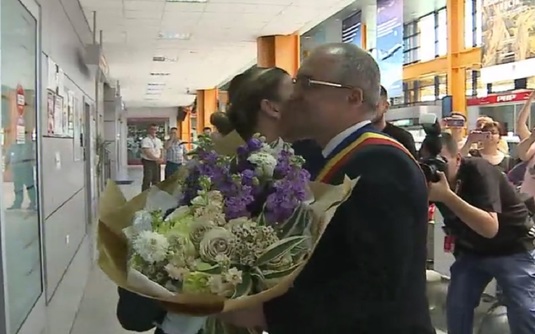 Surpriză pentru Simona Halep pe aeroportul din Cluj. Cine a întâmpinat-o pe sportivă