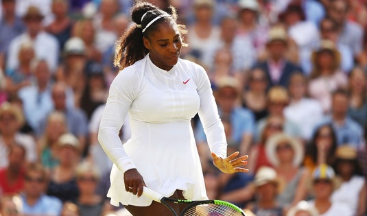 Serena Williams, broşă cu 34 de cristale Swarovski pe echipamentul pentru Wimbledon