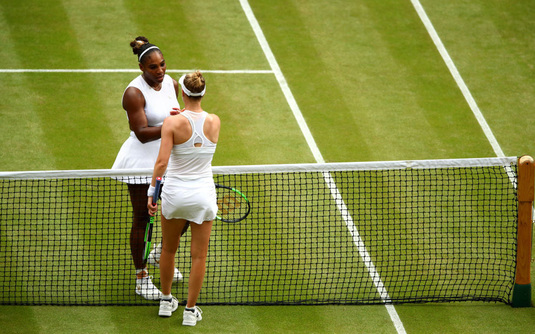 Serena Williams, pentru a 12-a oară în semifinale la Wimbledon! Victorie în trei seturi cu Riske