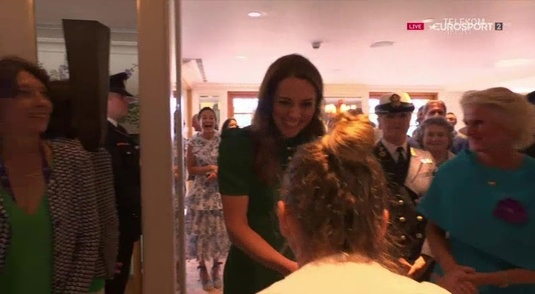 Moment incredibil după finala de la Wimbledon. Halep, reverenţă pentru Kate Middleton. Ce i-a spus Ducesa româncei