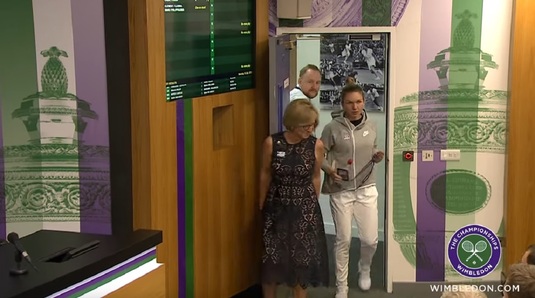 VIDEO | Simona Halep a rămas perplexă când a intrat în sala de conferinţe de la Wimbledon: ”Wow!” Ce a dat-o pe spate