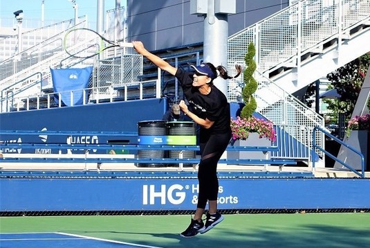 Sorana Cîrstea s-a calificat în turul al doilea al US Open şi e la un meci de o posibilă întâlnire cu Simona Halep