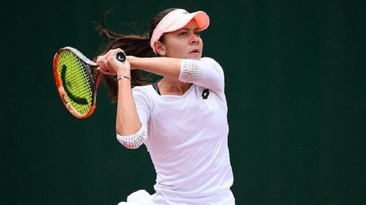 Andreea Mitu s-a calificat în semifinalele turneului de la Praga, în proba de dublu
