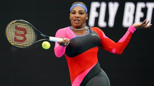 Serena Williams l-a egalat pe Roger Federer la numărul de meciuri câştigate la un grand slam