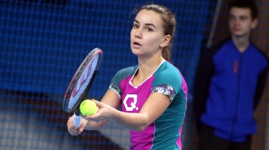 Înfrângere dură pentru Irina Bara în primul tur de la Moscova. Martincova s-a impus în minimum de seturi