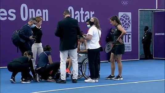 Ghinion teribil pentru Jaqueline Cristian. Sportiva a părăsit terenul în scaun cu rotile, după un prim set perfect reuşit în meciul cu Kasatkina