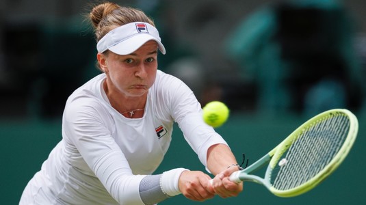 Barbora Krejcikova a învins-o pe Jasmine Paolini şi este noua campioană de la Wimbledon