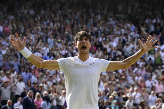 Carlos Alcaraz, al doilea an consecutiv campion la Wimbledon! L-a învins în finală pe Novak Djokovic şi a primit o sumă impresionantă