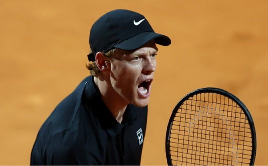 Calificare la Roland Garros. Jannik Sinner, numărul 1 mondial, a trecut de primul tur, după un meci câştigat în trei seturi