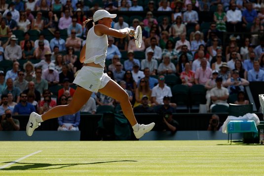 Fără precedent, ruşinos, devastator. Finala fetelor de la Wimbledon s-a încheiat în mai puţin de o oră. Scorul? 6-0, 6-0