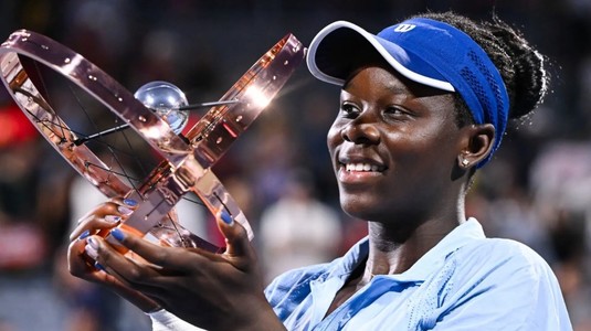 "Visele sunt mai aproape decât par". La 18 ani, Victoria Mboko a câştigat turneul de la Montreal, primul său titlu WTA. A participat la turneu cu un wild card
