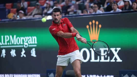 Djokovic a vomitat de mai multe ori pe teren la Shanghai. Sârbul a fost aproape de eliminare de la Mastersul din China