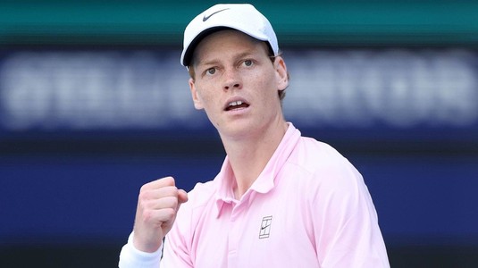 Jannik Sinner l-a învins pe Alexander Zverev în semifinale la Masters 1000 de la Miami şi va încerca să realizeze „Sunshine Double” în faţa lui Jiri Lehecka