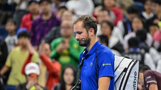 Daniil Medvedev, vizită la spital şi rachetă cu autograf pentru fanul lovit la Beijing