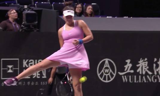 VIDEO | Lovitura sfidătoare pe care Bianca Andreescu a reuşit-o în faţa Simonei. Publicul a aplaudat în picioare. Cum s-a încheiat faza