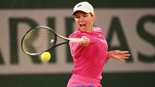 Surpriză uriaşă la Roland Garros. Simona Halep, înfrângere în două seturi în meciul cu Iga Swiatek