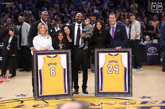 Gest ISTORIC pentru ”Mamba”. Lakers a retras ambele tricouri purtate de Kobe Bryant. VIDEO - întreaga ceremonie