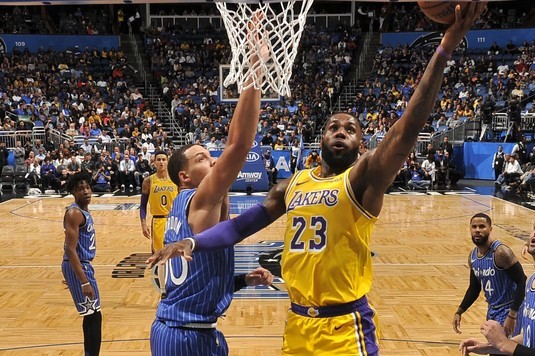 VIDEO | Rezumatele NBA. Los Angeles Lakers şi Milwaukee Bucks merg "ceas" în cele două Conferinţe. James Harden - 55 de puncte în meciul cu Cleveland