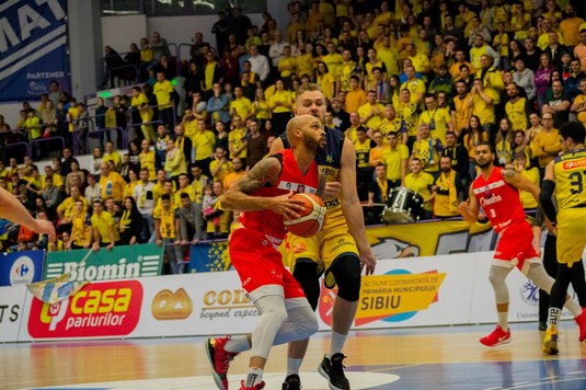 CSM Oradea – Tsmoki Minsk, scor 73-89, în grupa J a FIBA Europe Cup la baschet masculin