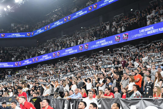 Transfer de TOP la U Cluj! ”Şepcile roşii” au semnat un jucător cu experienţa celui mai puternic campionat din lume