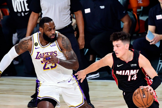 VIDEO | Finala în NBA încă se joacă! Miami Heat a câştigat meciul trei cu LA Lakers. Este 2-1 la general pentru Lakers