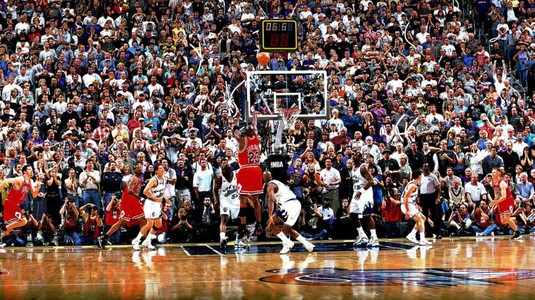 Un nou moment pentru eternitate. Pantofii sport purtaţi de Michael Jordan la celebra finală NBA din 1998, vânduţi cu o sumă halucinantă