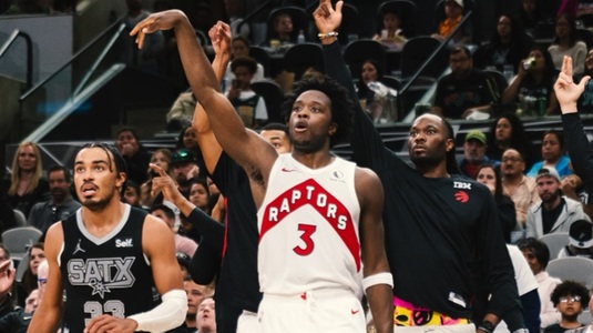 NBA | Dramatism total în San Antonio Spurs - Toronto Raptors. Wembanyama a asistat din teren la show-ul lui Scottie Barnes şi OG Anunoby