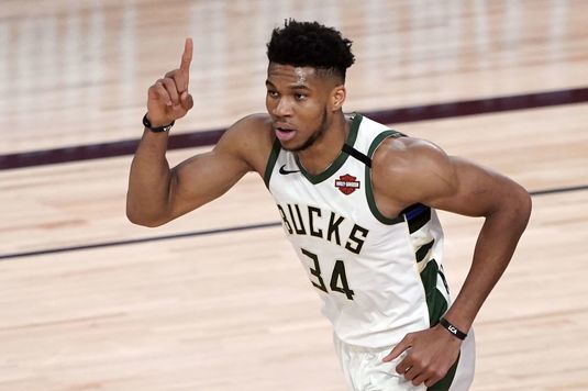 NBA | Surpriză uriaşă. Milwaukee Bucks, principala favorită la titlu, eşec cu Orlando Magic. Giannis Antetokoumpo, un nou meci cu peste 30 de puncte | VIDEO