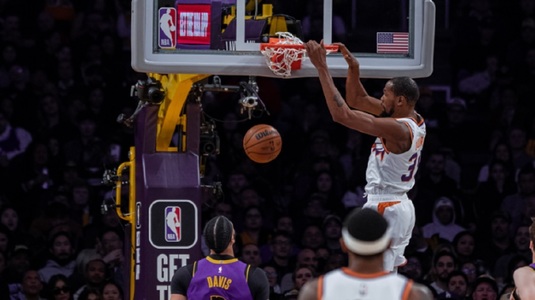 VIDEO | Lakers - Suns 109-127. Recordul lui LeBron James continuă. Kevin Durant i-a lăsat ”reflectoarele” colegului Bradley Beal