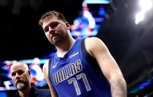 NBA | Luka Doncic, indisponibil cel puţin o lună, după o întindere la gamba stângă. Poate rata 18 meciuri