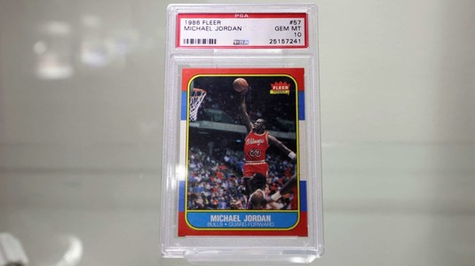Un cartonaş semnat de Michael Jordan a fost vândut cu o sumă halucinantă. Totuşi, nu e un record