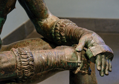Mănuşi de box din Roma Antică descoperite intacte în Marea Britanie