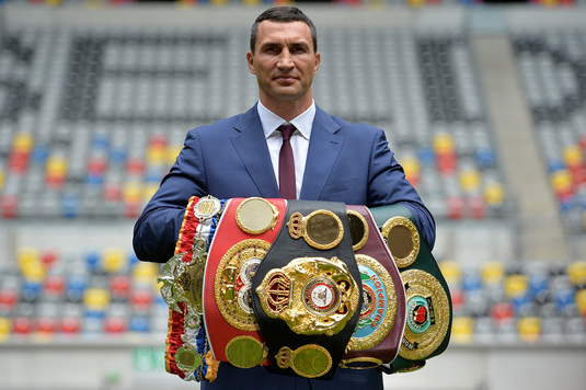 VIDEO | Vladimir Klitschko, aproape de o tragedie! Iahtul său a luat foc cu el şi familia lui înauntru 