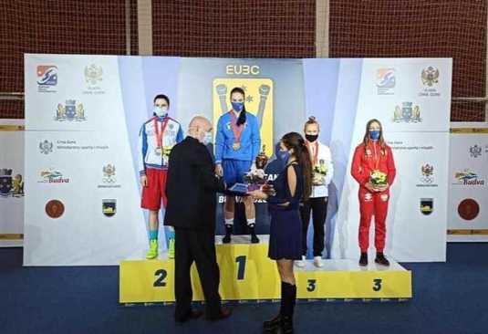 Pugilista Loredana Marin a cucerit medalia de aur la Campionatul European de juniori din Muntenegru