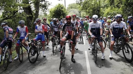 Grevă de avertisment a cicliştilor în Turul Franţei. 178 de ciclişti au oprit cursa pentru a protesta