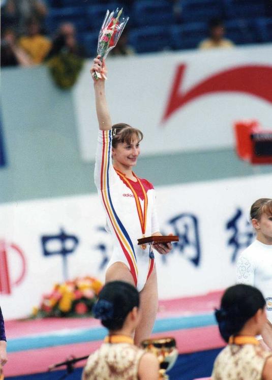 CUTREMURĂTOR! Dezvăluiri incredibile din cariera gimnastei Maria Olaru: "M-a bătut, m-a călcat în picioare! A fost teroare, m-a bătut şi m-a lovit la coaste. Şi are dl. Bellu o mână grea!"