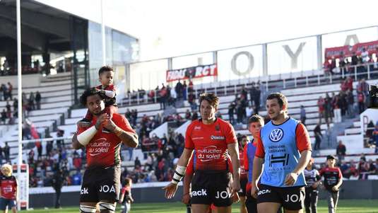 Fair-play total în rugby! Ce-a făcut un jucător de la Toulouse pentru a proteja un adversar accidentat | VIDEO