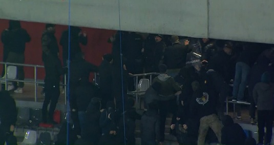 VIDEO | Violenţe între suporterii Stelei şi Jandarmerie la derby-ul cu Dinamo din Ghencea