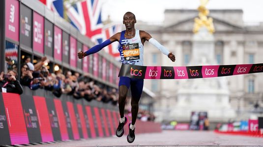Şoc în sportul mondial. Kelvin Kiptum, deţinătorul recordului mondial la maraton, a murit la doar 24 de ani