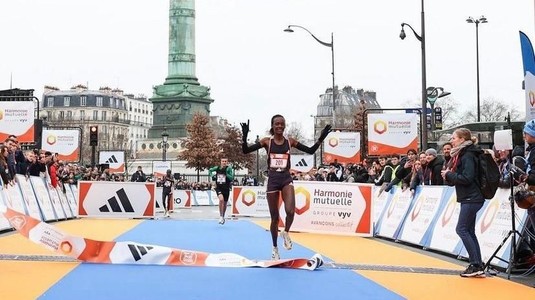Joan Chelimo Melly a câştigat cursa de semimaraton de la Paris!