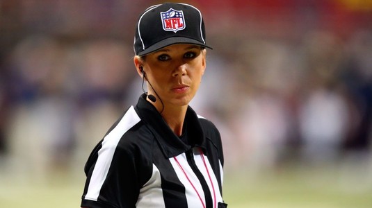 Sarah Thomas, prima femeie care va arbitra la Super Bowl