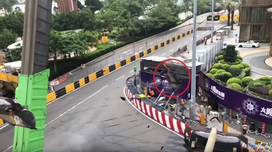 VIDEO | Accident înfiorător în Formula 3. Pilotul, o tânără de 17 ani, are fractură de coloană
