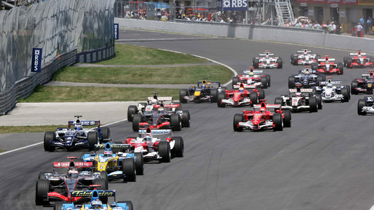 Echipa britanică de Formula 1 McLaren va renunţa la motoarele Honda pentru cele Renault